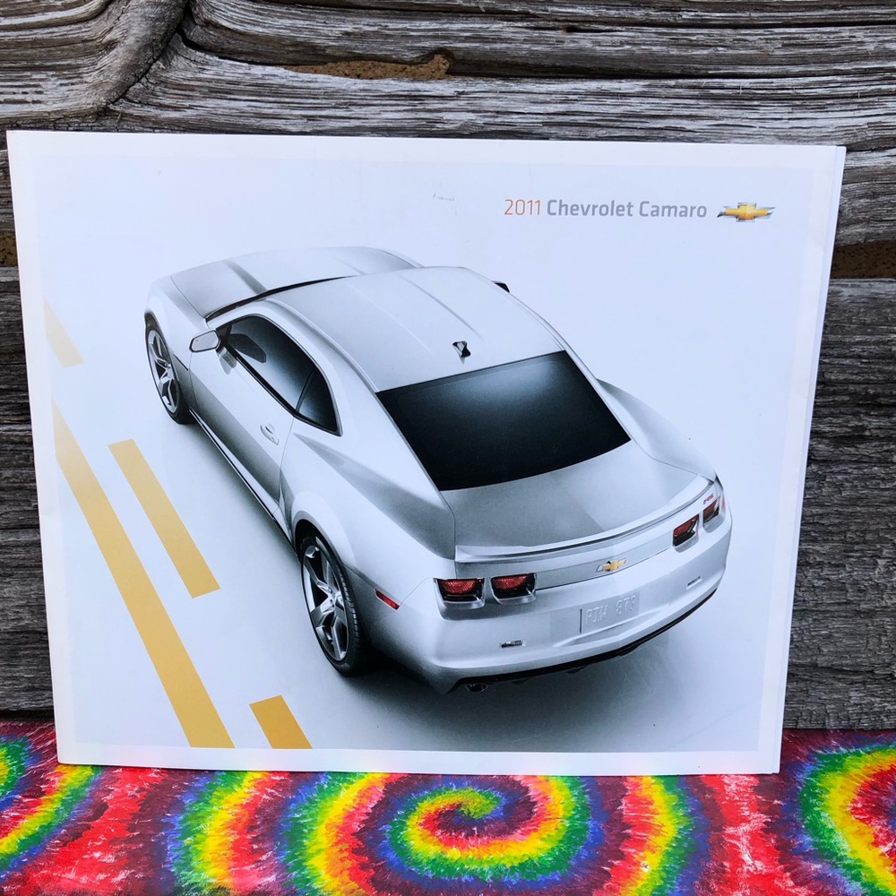 🤍2011 Chevrolet Camaro Brochure car dealership vintage -English edition!